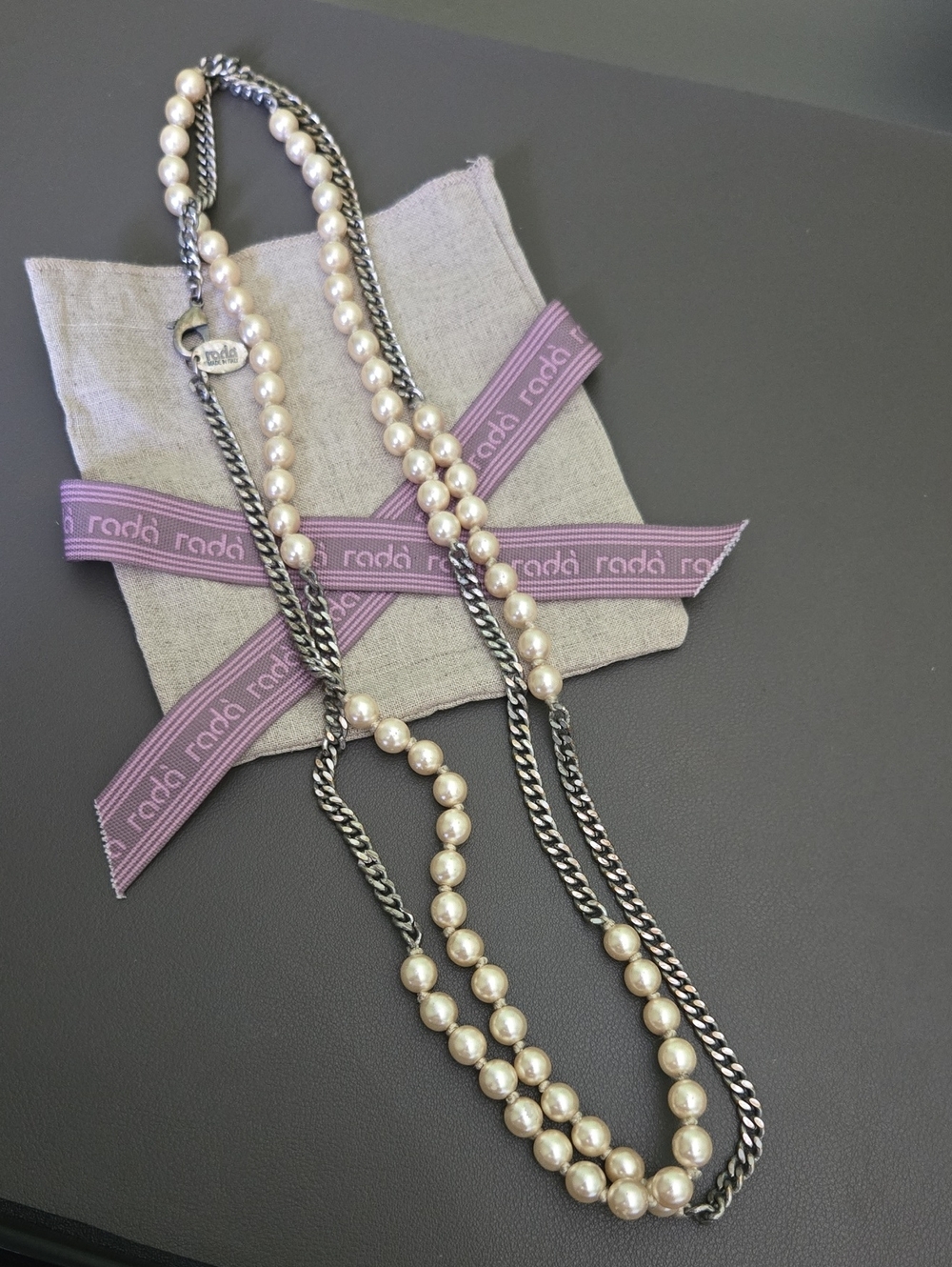 RADA LONG PEARL NECKLACE  Pearl and Gunmetal Chain Long Necklace - Cream Pearls